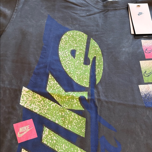 Nike Graphic Tee with Green/Blue Accents vintage graphic size medium loose fit - Picture 4 of 12